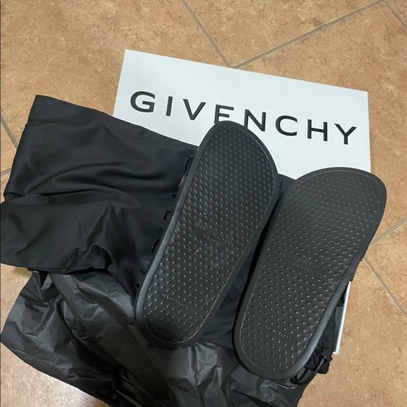 Givenchy slides - Picture 4 of 5